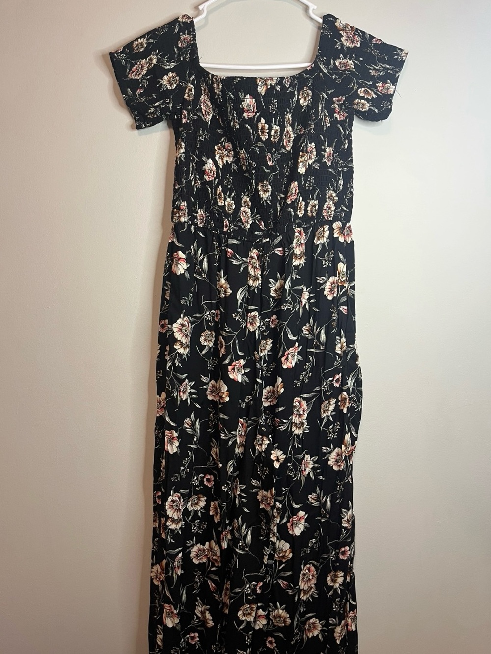 Target jumper Floral Black Maxi Dress with Short Sleeves